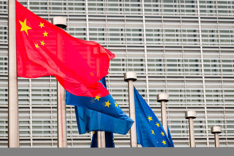 歐盟貿易事務專員塞夫柯維奇（Maros Sefcovic）表示，針對如何削減歐盟對中國激增的貿易逆差，歐盟和中國正在進行談判，北京當局必須在10月的最後期限前拿出「具體作為」，否則將面臨「更嚴厲的反擊措施」。（彭博資料照）