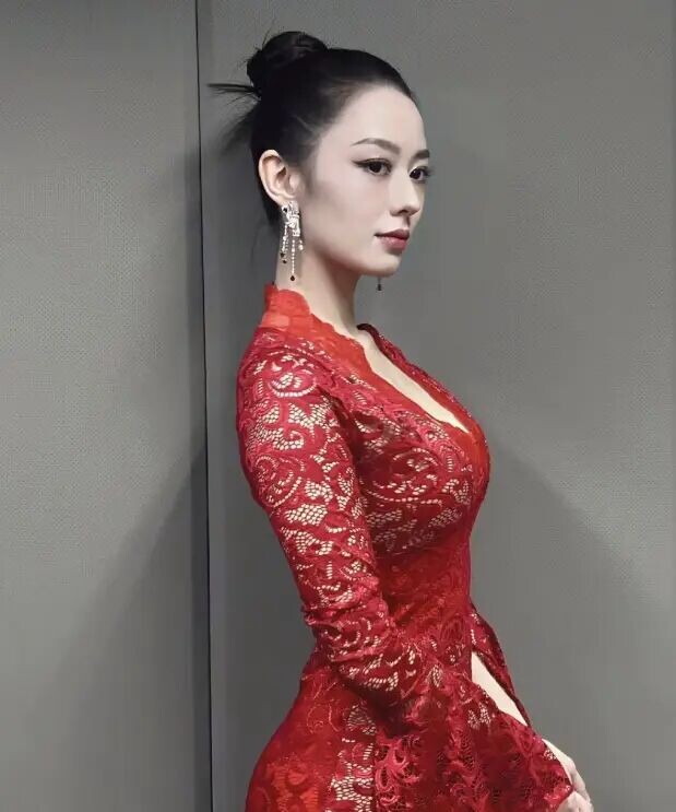 吉娜身材太过耀眼 比诸多娱乐圈女星身材还要好（配图6）