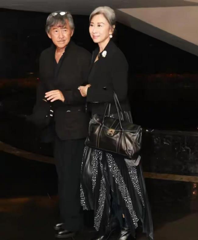 施南生追思会：徐克失声 青霞带怒 叶倩文微笑
