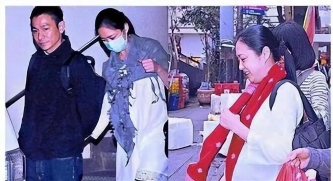 刘德华以为和朱丽蒨恩爱18年够幸运了 没想到（配图10）