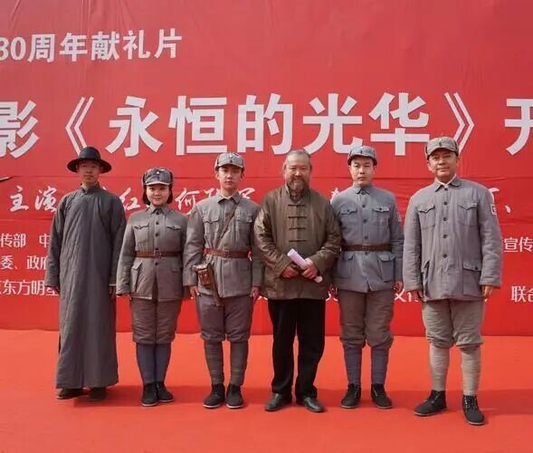林妙可被偷走的18年 今26岁的她在圈内几乎透明（配图1）