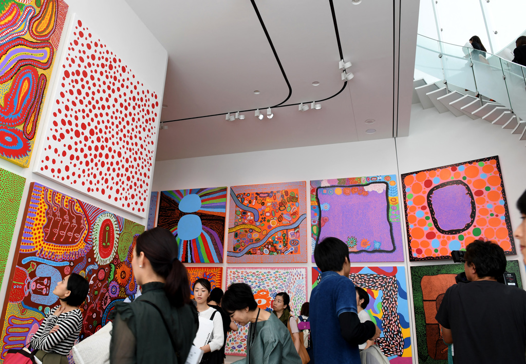 東京草間彌生美術館2017年10月1日正式對外開放，當年9月27日開放媒體入內採訪。（法新社）