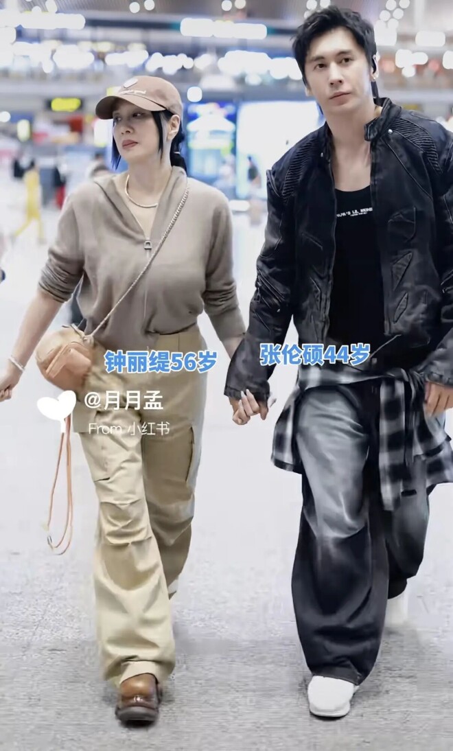 钟丽缇夫妇走机场：她腰粗胯宽 张伦硕打扮潮酷（配图5）