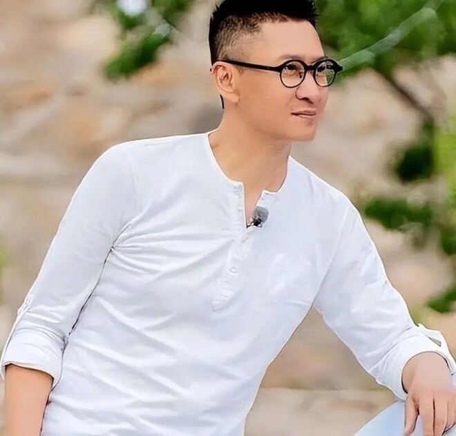 55岁周杰未婚未育父母已离世 一天只吃一顿饭（配图16）