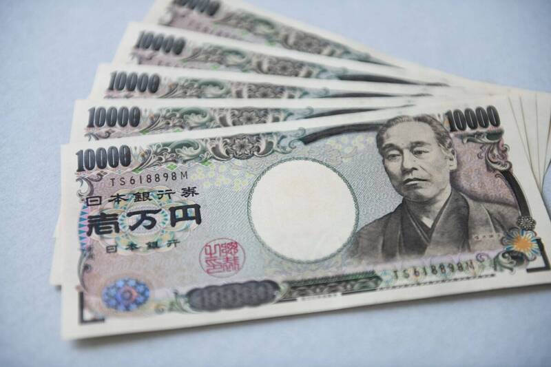 日本兵庫縣1名警察利用偵辦竊盜案件之便，從90來歲老太太住處偷走63萬日圓現金。（彭博）