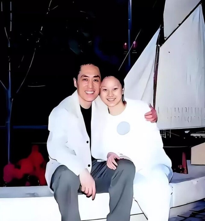 她长得太美被导演占为己有 25岁生3个孩子（配图1）