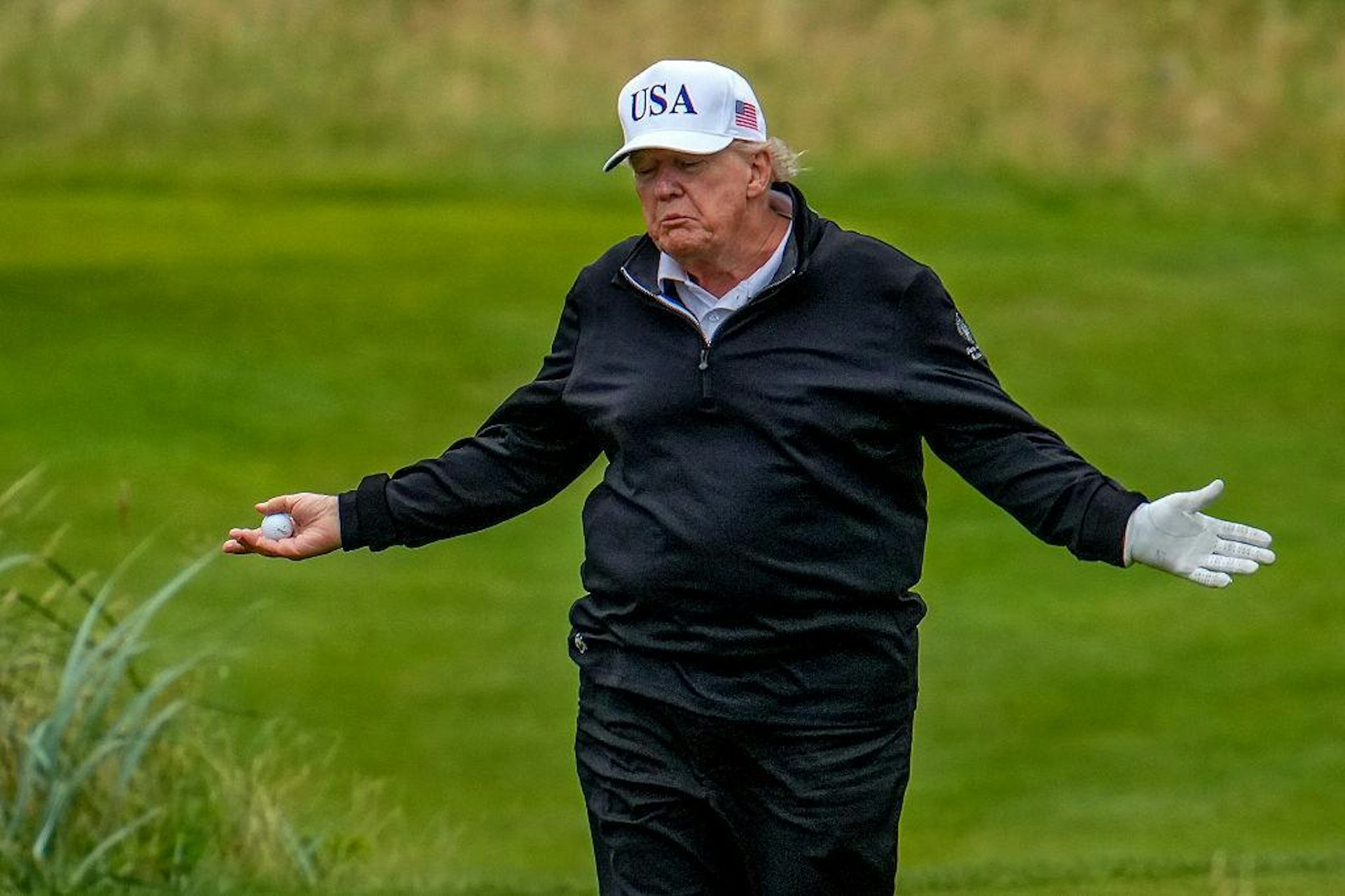 2025年7月27日，美国总统特朗普（Donald Trump）出访英国期间，于苏格兰的特朗普特恩贝里高尔夫球场（Trump Turnberry Golf Course）打高尔夫球。 （Getty Images）