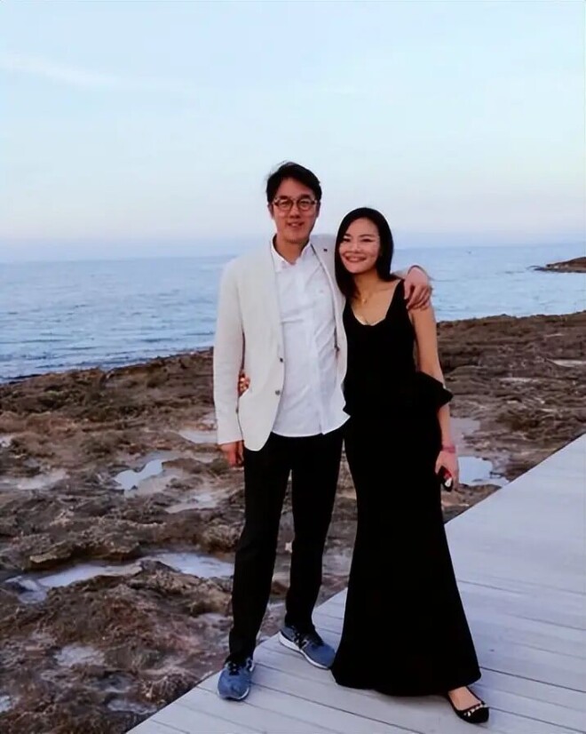 67岁香港富商与网红婚外情九年 女方五年生四胎（配图27）