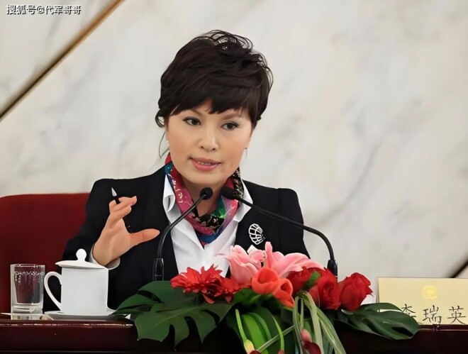 64岁李瑞英近况曝光 嫁给学者张宇燕育有一子（配图4）