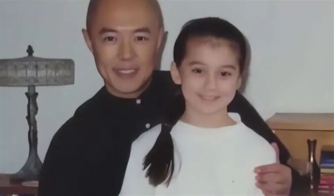 张铁林女儿定居英国 精通四国语言却不会说中文（配图5）