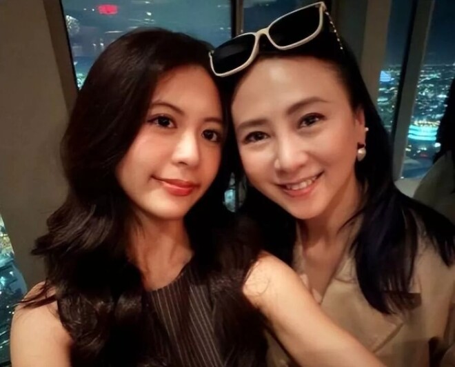 翁虹19岁女儿三次拒爱 在美国上学却“不随便”（配图4）