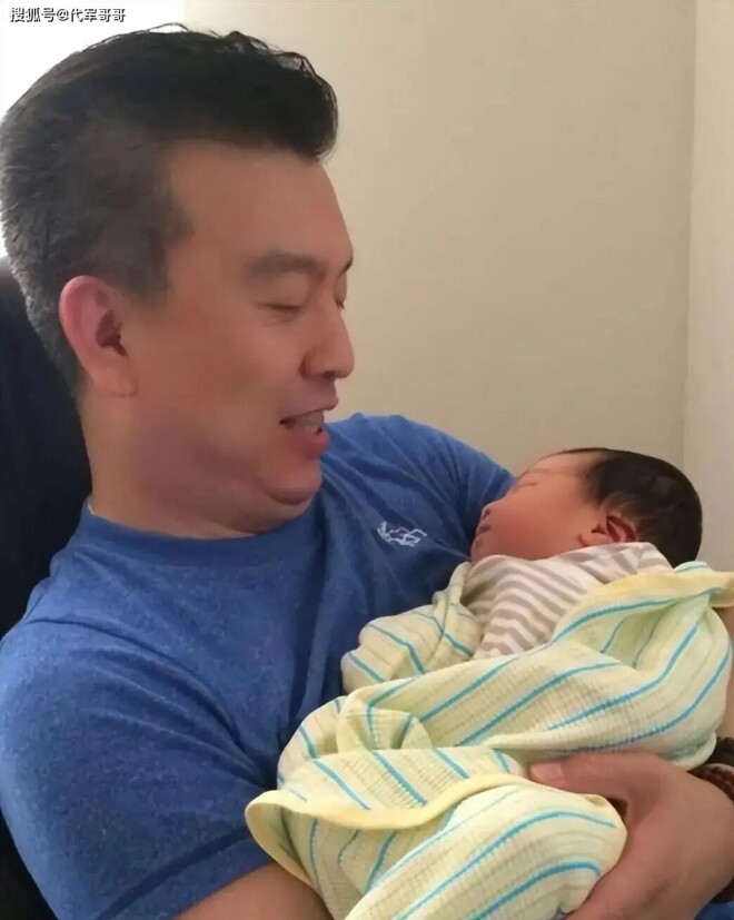 央视名嘴张泽群曾生有一子 今退休独居让人唏嘘（配图2）
