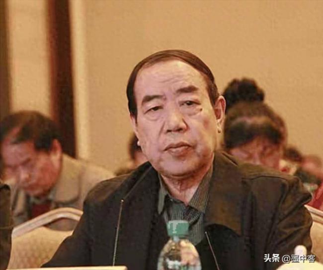 这次栽了：贾平凹公器私用，十年疯狂变现千万