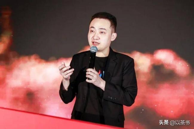 原来他们是孙宇晨父母，背景强大身份不一般
