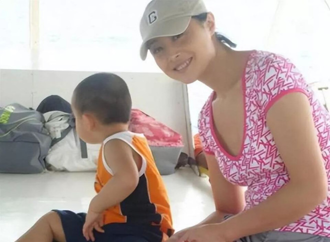 她一婚嫁富商二婚嫁导演三婚再嫁富商 今怎样了?（配图10）