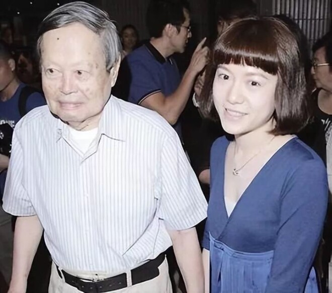 翁帆回杨振宁合肥老家 见证“遗产”落地（配图8）