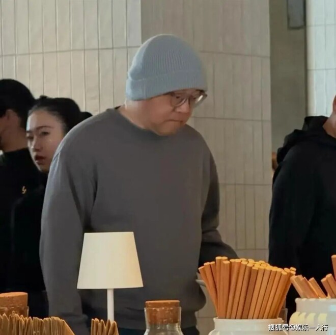王菲母女三人在阿那亚 前夫窦唯也在（配图3）