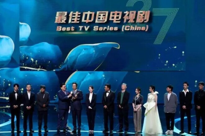 荒唐！上海电视节红毯 两位女星为压轴拒绝下车（配图2）