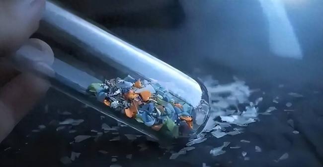 惊人研究：一瓶啤酒等于吞下130个塑料颗粒