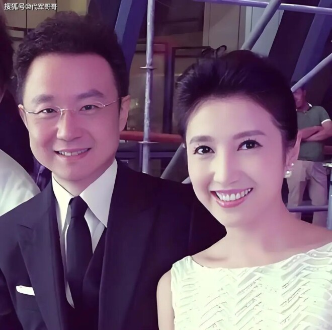 48岁美女主持人徐春妮近况 嫁给刚强生下一子（配图3）