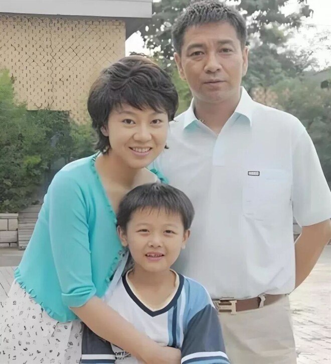 宁愿净身出户也要与闫妮离婚 邹伟现在怎么样了?（配图9）