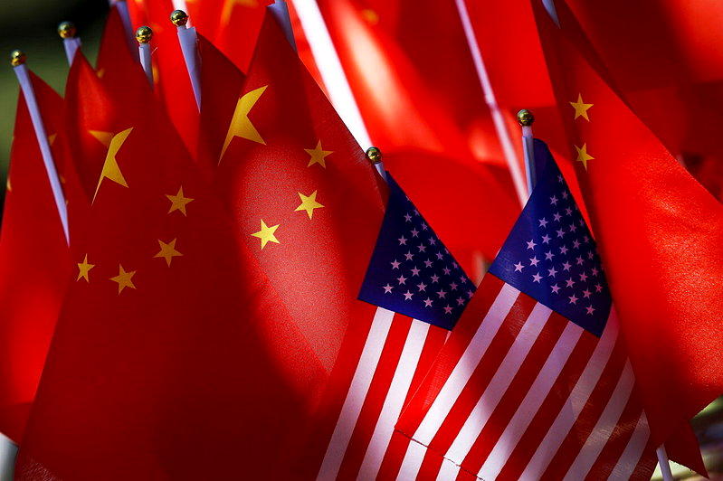 一项对全球进行的调查显示，多数民众支持国际合作，但不愿接受美国或中国的领导，加拿...