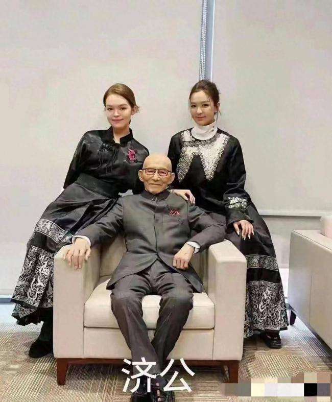 原来她俩是游本昌孙女，长相绝美、读外国名校