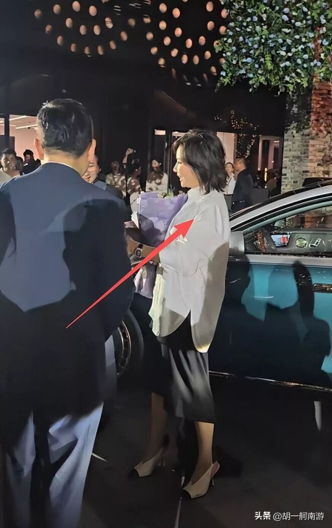 上海活动明星生图见光死 刘嘉玲好肿（配图4）