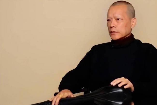 他曾与四大天王齐名，被包养十年后，当了和尚