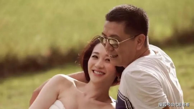 网曝李小冉徐佳宁离婚 11年婚姻无子女（配图6）