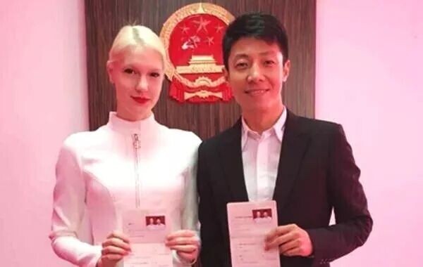 她作为豪门千金执意嫁给撒贝宁 不惜与父亲决裂（配图1）