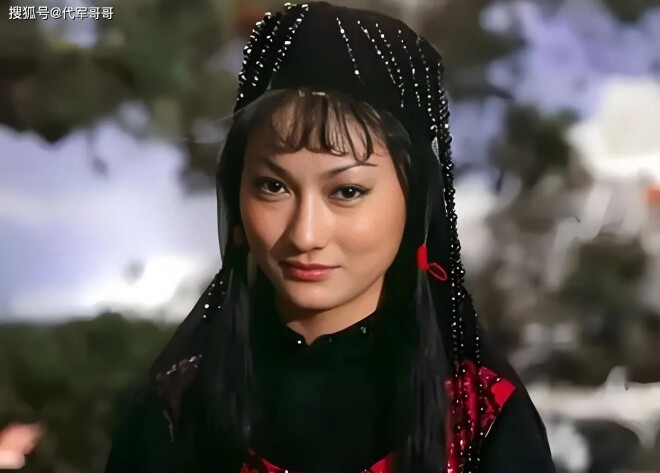 66岁惠英红近况曝光 曾与小7岁演员黄子扬相恋（配图1）