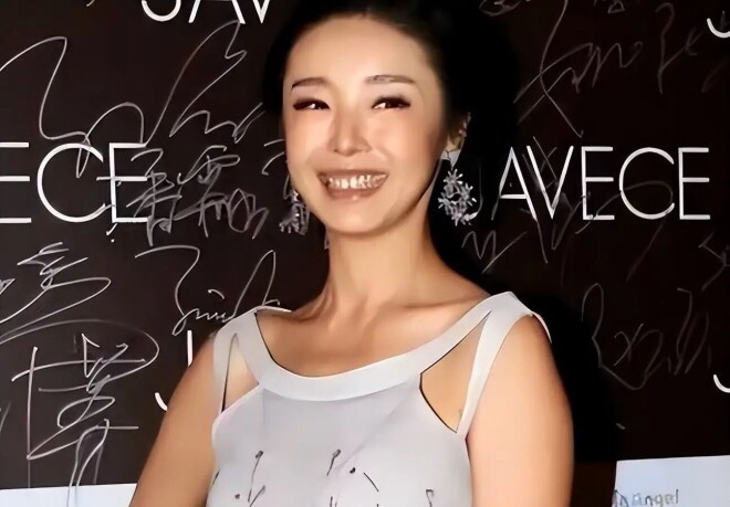 曾被张艺谋力捧 火后与富豪卷款61亿逃亡国外（配图8）