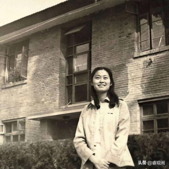原来他俩是敬一丹的弟弟，如今身居高位