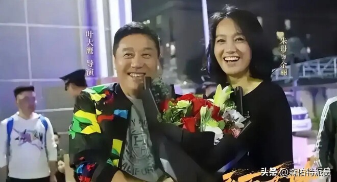 为娶小17岁的梅婷他抛下儿子与妻子离婚 如今（配图13）
