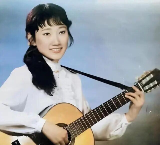 成方圆和王刚离婚25年 境遇变化惊人（配图6）