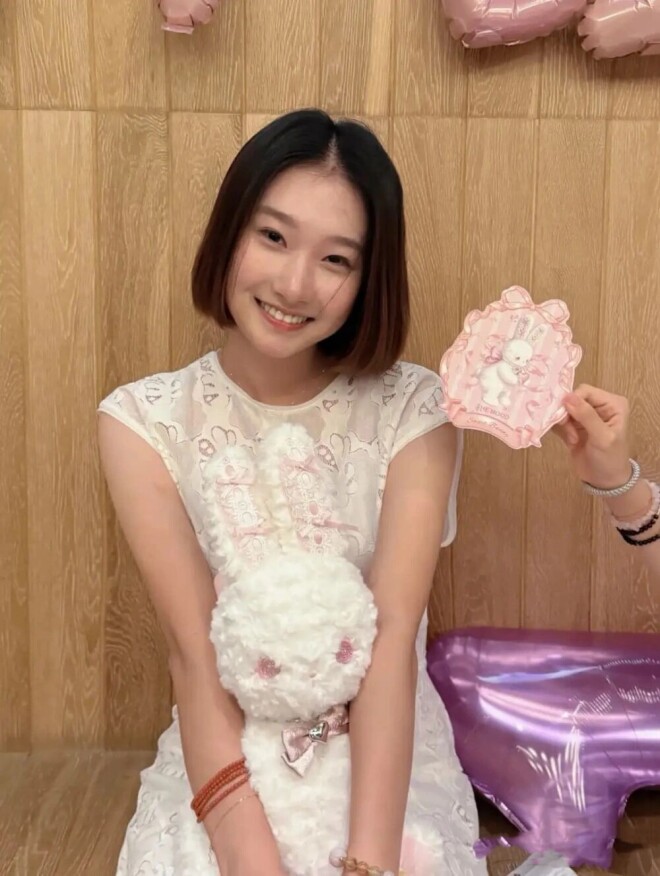 文章大女儿18岁啦 像极了年轻时的马伊琍（配图4）