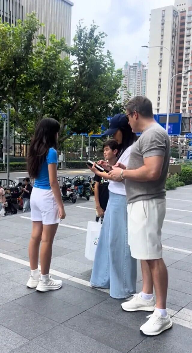 马雅舒一家逛街 外籍老公不显油腻仍很帅（配图4）