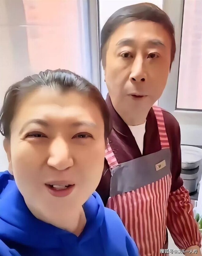 冯巩现状：居北京老旧小户型 68岁面容显老态（配图5）