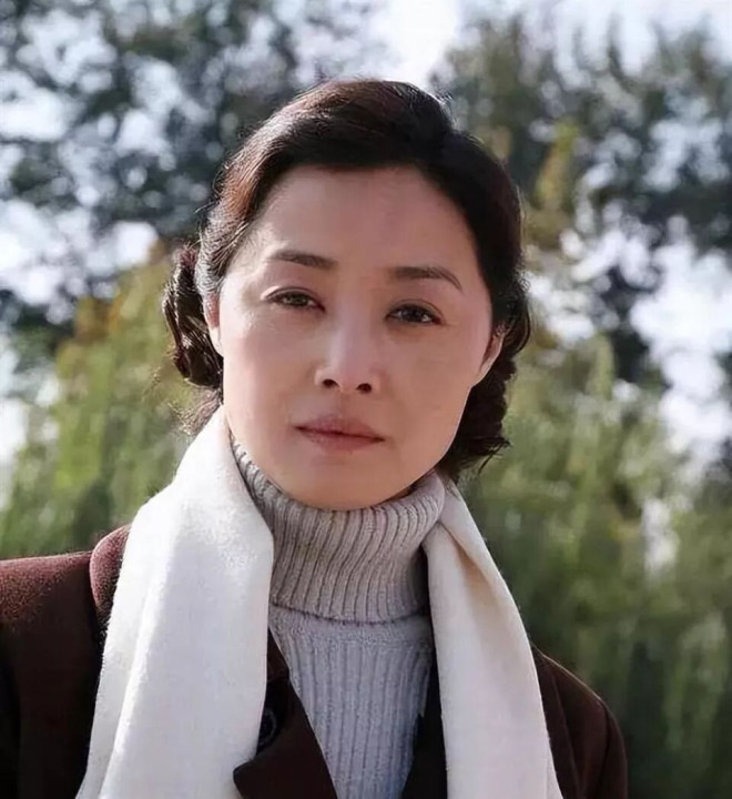 她一婚嫁富商二婚嫁导演三婚再嫁富商 今怎样了?（配图5）