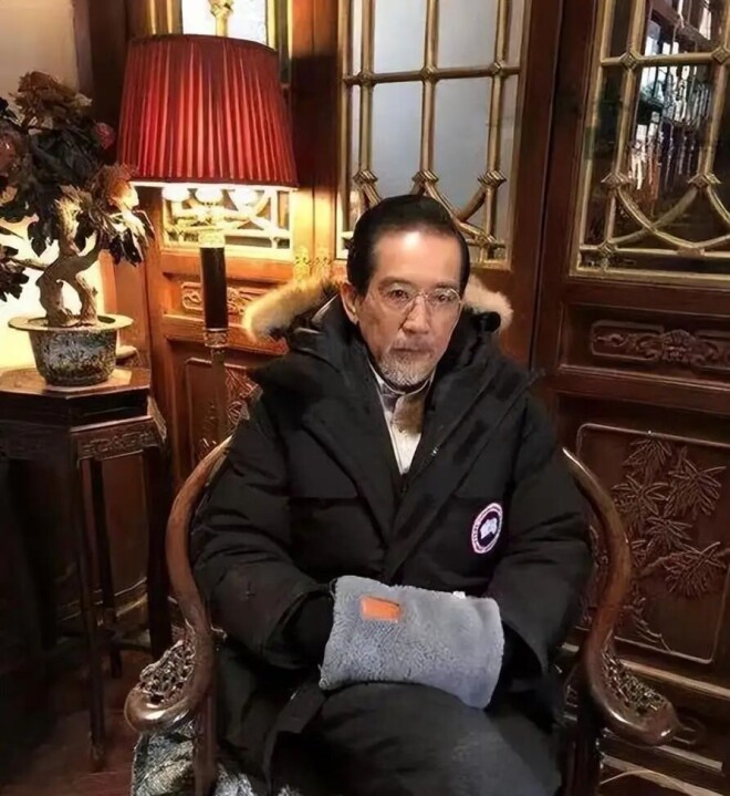 他是林青霞最爱的男人 今80岁魅力依旧单身独居（配图6）