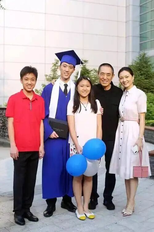 76岁张艺谋尽显老态 44岁陈婷布局后路（配图13）