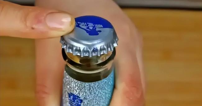惊人研究：一瓶啤酒等于吞下130个塑料颗粒