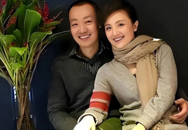 因穷被女友嫌弃 一气娶普通女老师的朱铁如今（配图7）