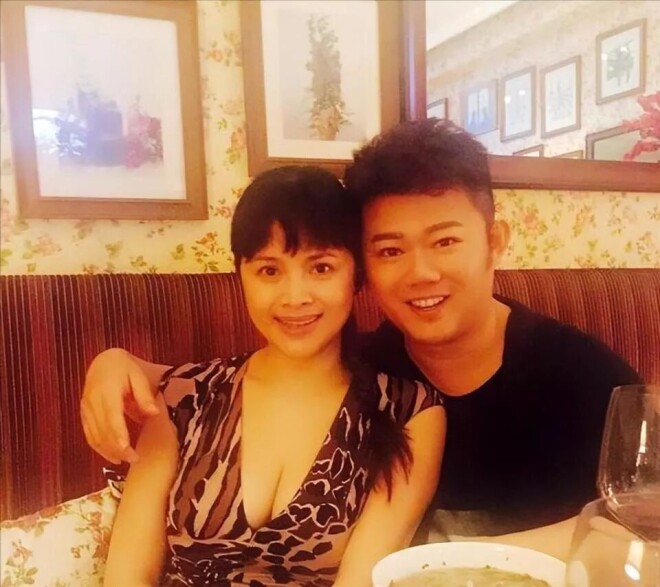 56岁依旧风韵犹存 离婚后与外国富豪 9 天闪婚（配图4）