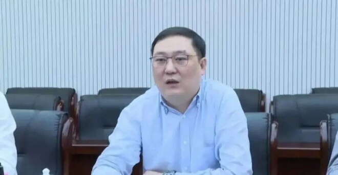 董卿老公官司缠身50亿烂账填不上 她为何不离婚（配图4）
