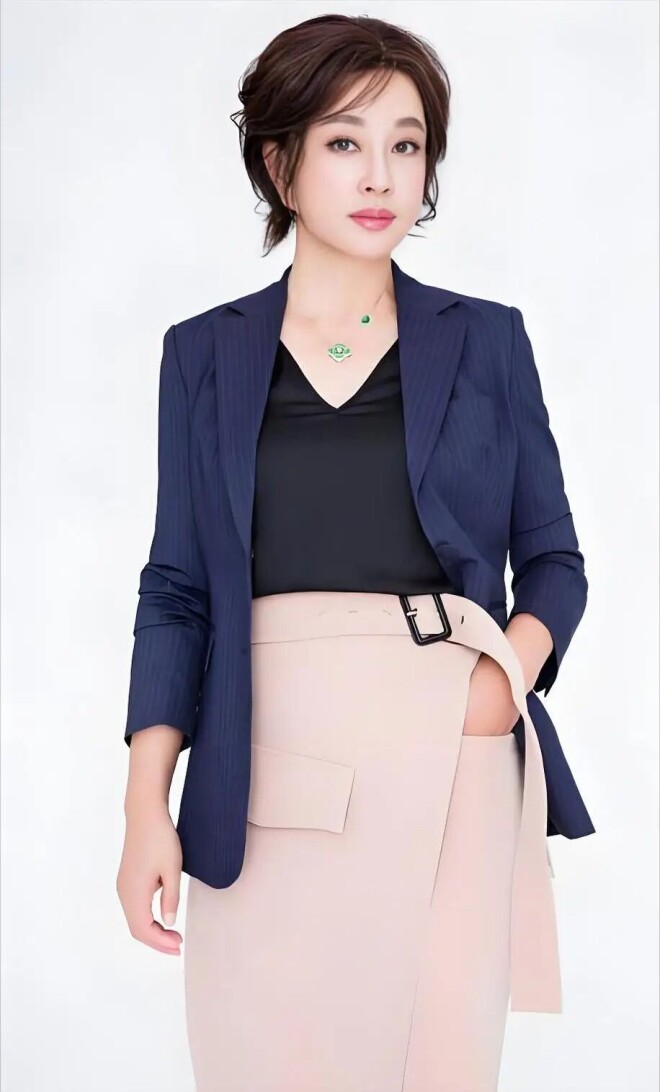 刘晓庆百花奖走红毯 最让人佩服之处：不嫁富豪（配图7）
