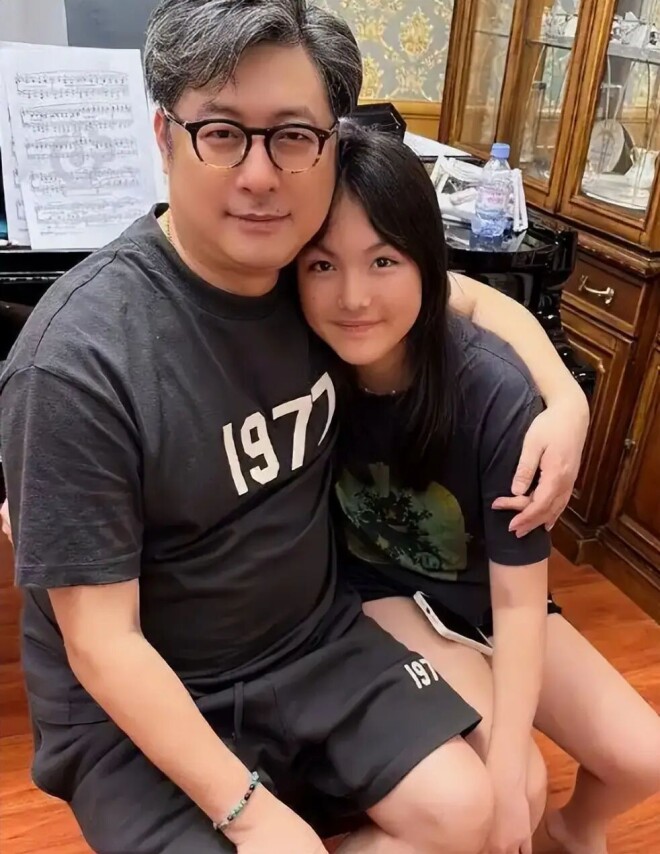 让李湘怀二胎的那个男人竟还给她留下了一手好牌（配图29）
