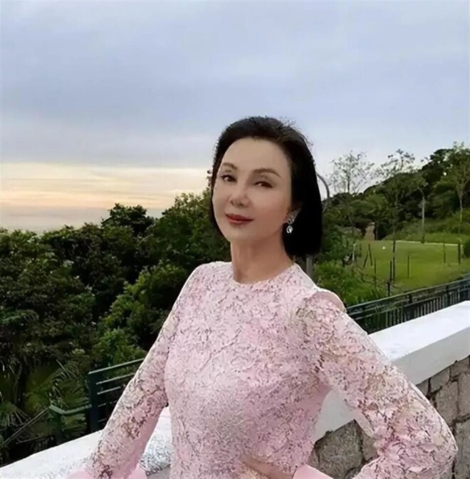 她嫁豪门生5子后丈夫爱上王祖贤 婆婆霸气给4亿（配图18）