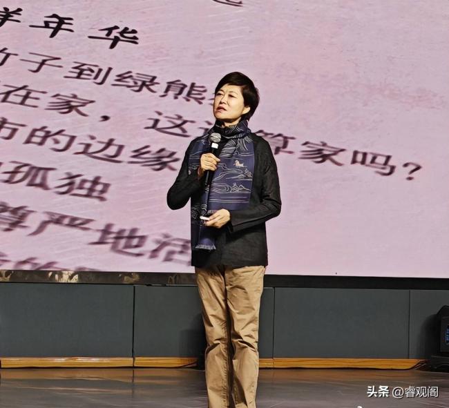 原来他俩是敬一丹的弟弟，如今身居高位